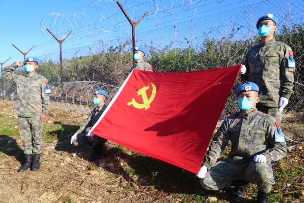 民族团结奏和音,幸福之花挂枝头